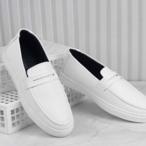 WALKWAY by Metro Men Solid Round Toe Slip-On Sneakers